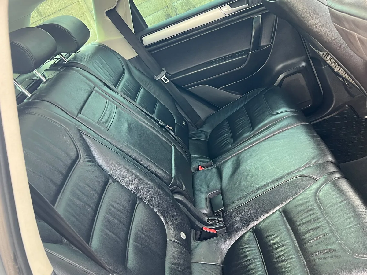 Volkswagen Touareg 5 seater commercial - Image 4