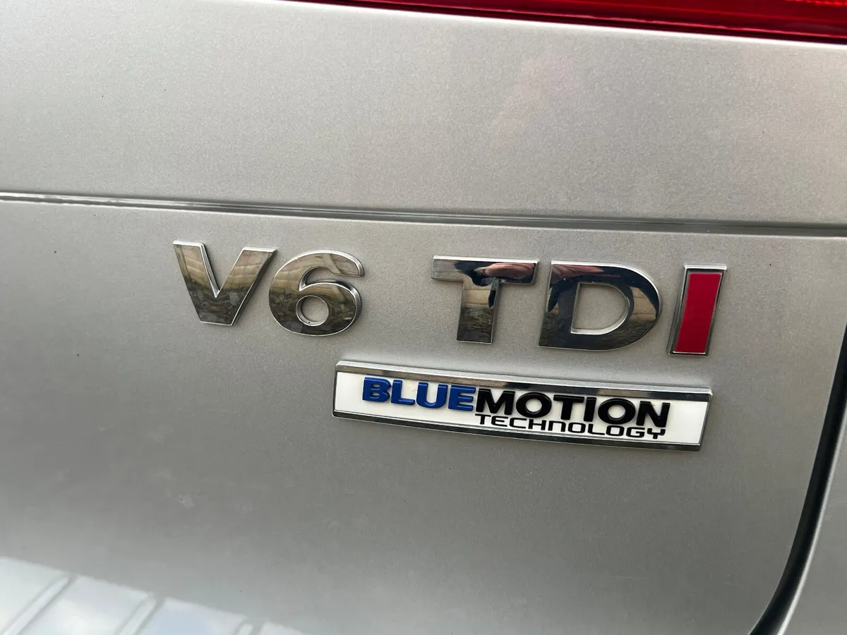 Volkswagen Touareg 5 seater commercial - Image 3