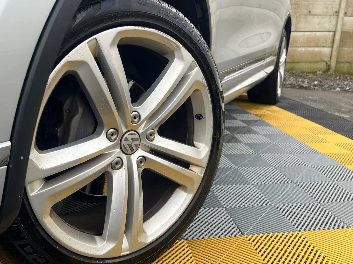 Volkswagen Touareg 5 seater commercial - Image 2