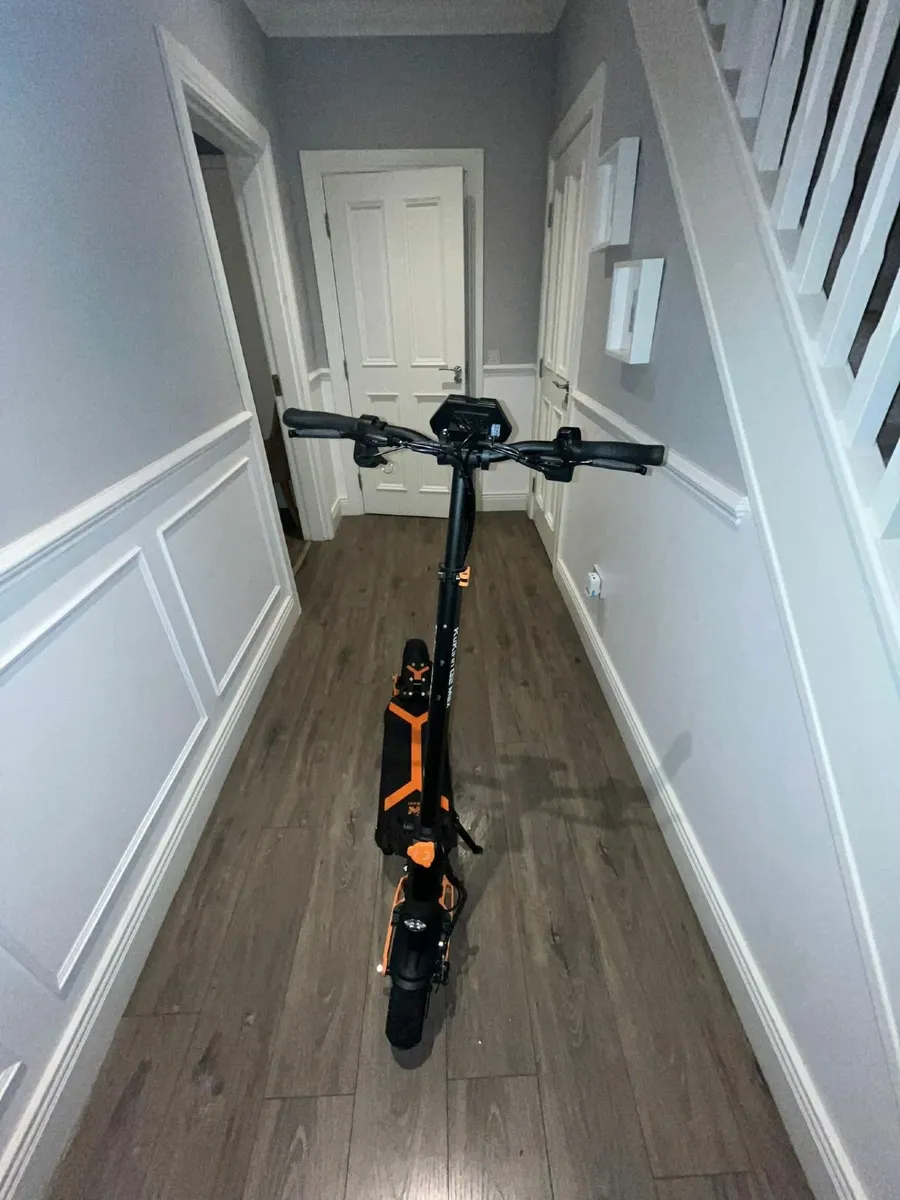 Electric scooter - Image 3