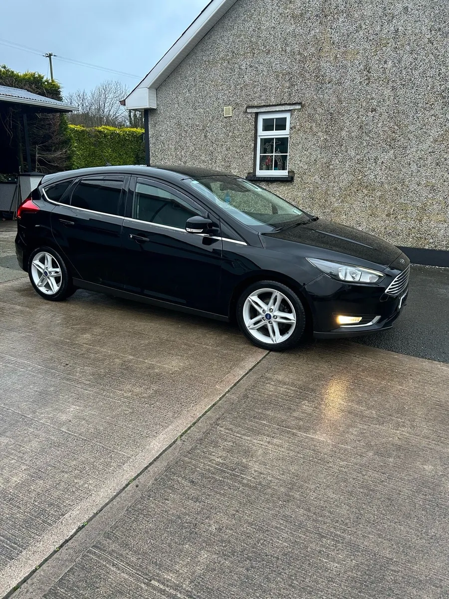 …2017 focus diesel, very light damage… - Image 2