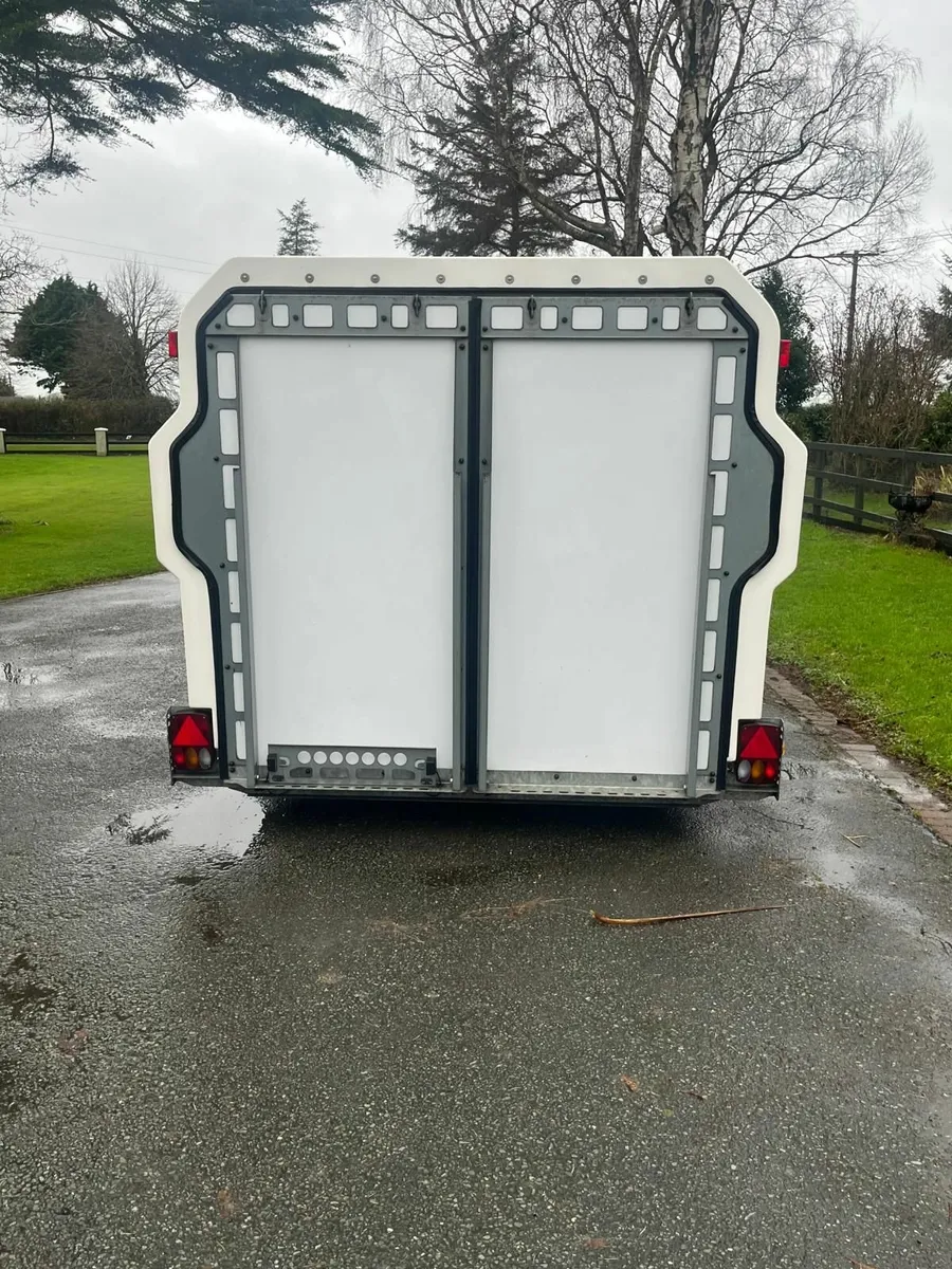 Brian James Sprint Shuttle Enclosed Trailer - Image 4