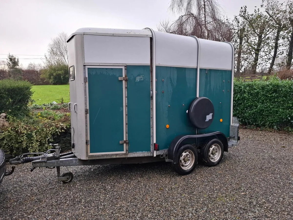 Horse box - Image 2