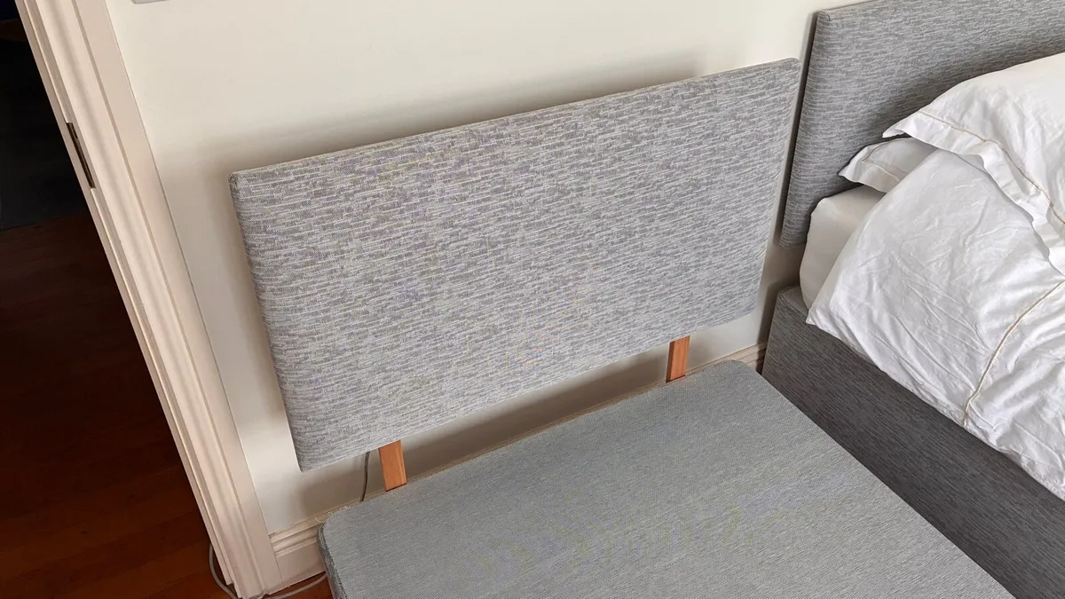 Single bed frame and mattress - Image 3