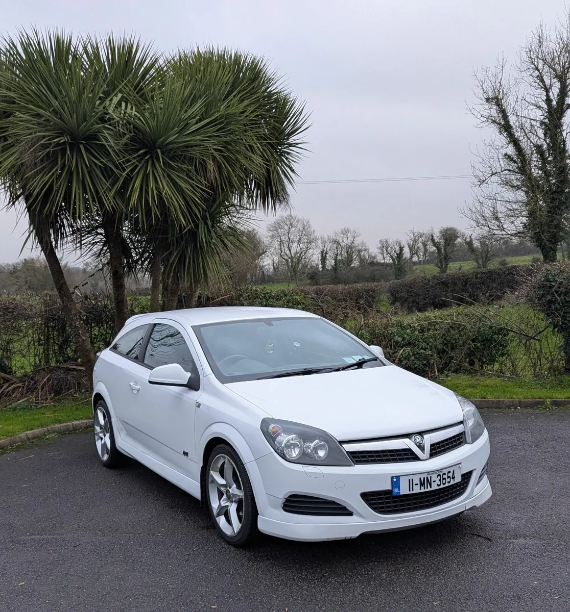 Vauxhall Astra Sport 1.4 2011 - Image 1