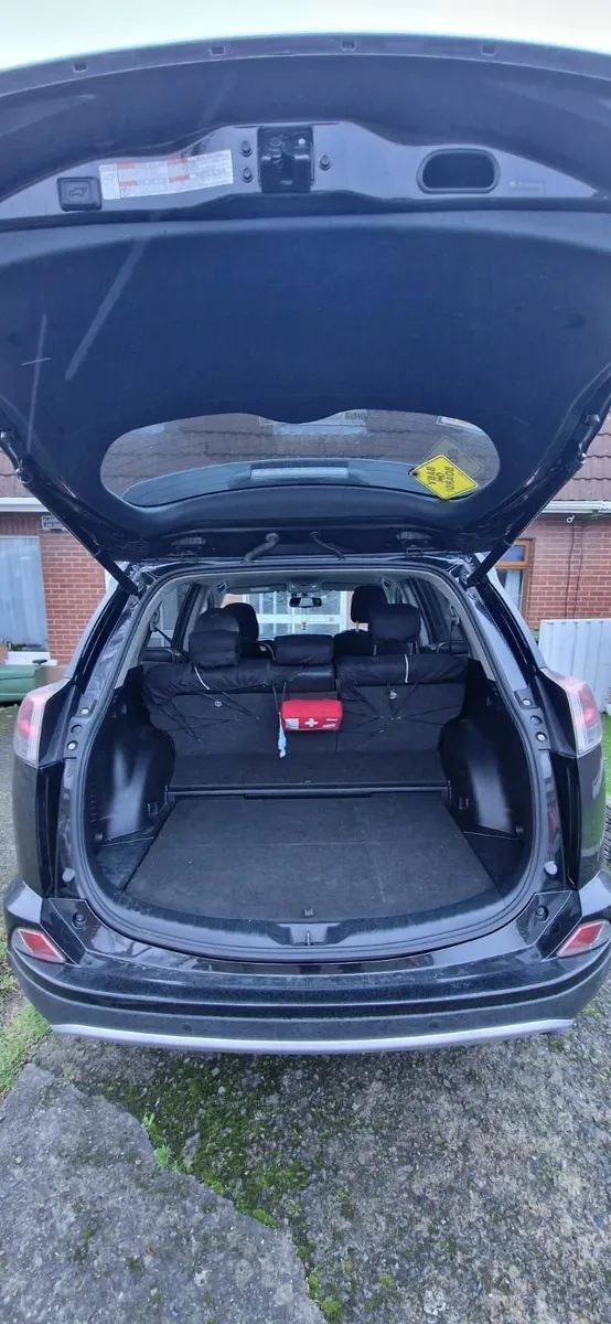 Toyota RAV4 2016 2,5 HYBRID VVTI EXCEL - Image 4