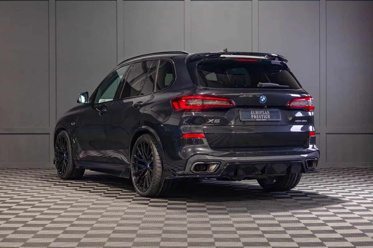 222 BMW X5 X-Drive 45e M-Sport - Image 4