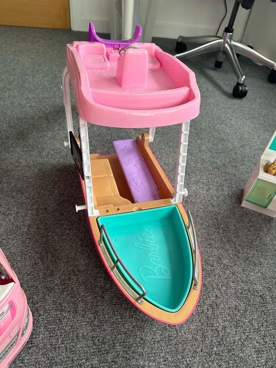 Barbie Dream House and Accessories - Image 2