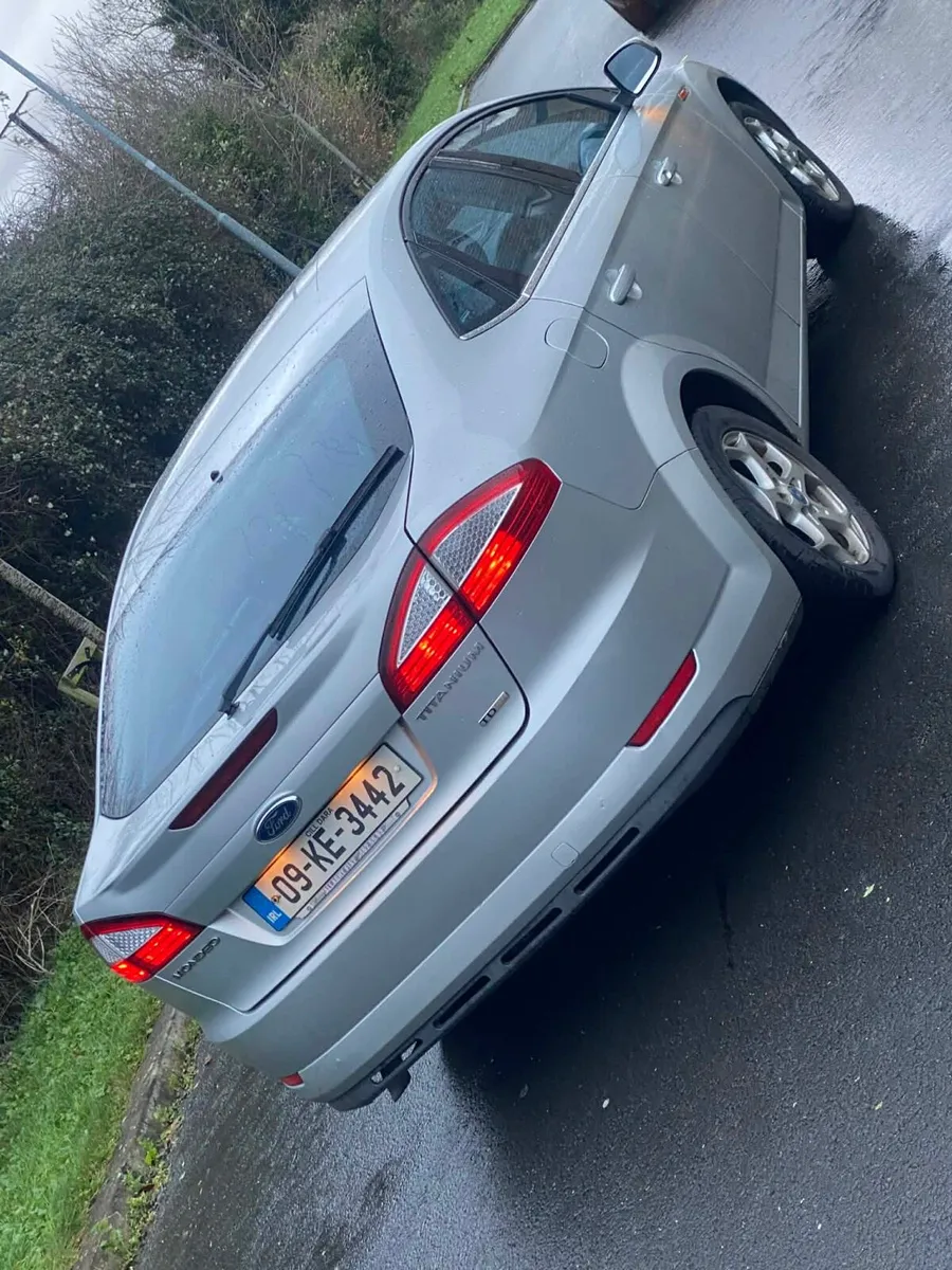 Ford mondeo TITANIUM - Image 4