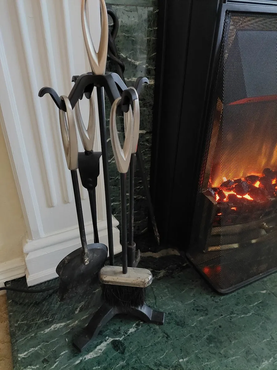 Fireplace tool set plus fireguard - Image 4