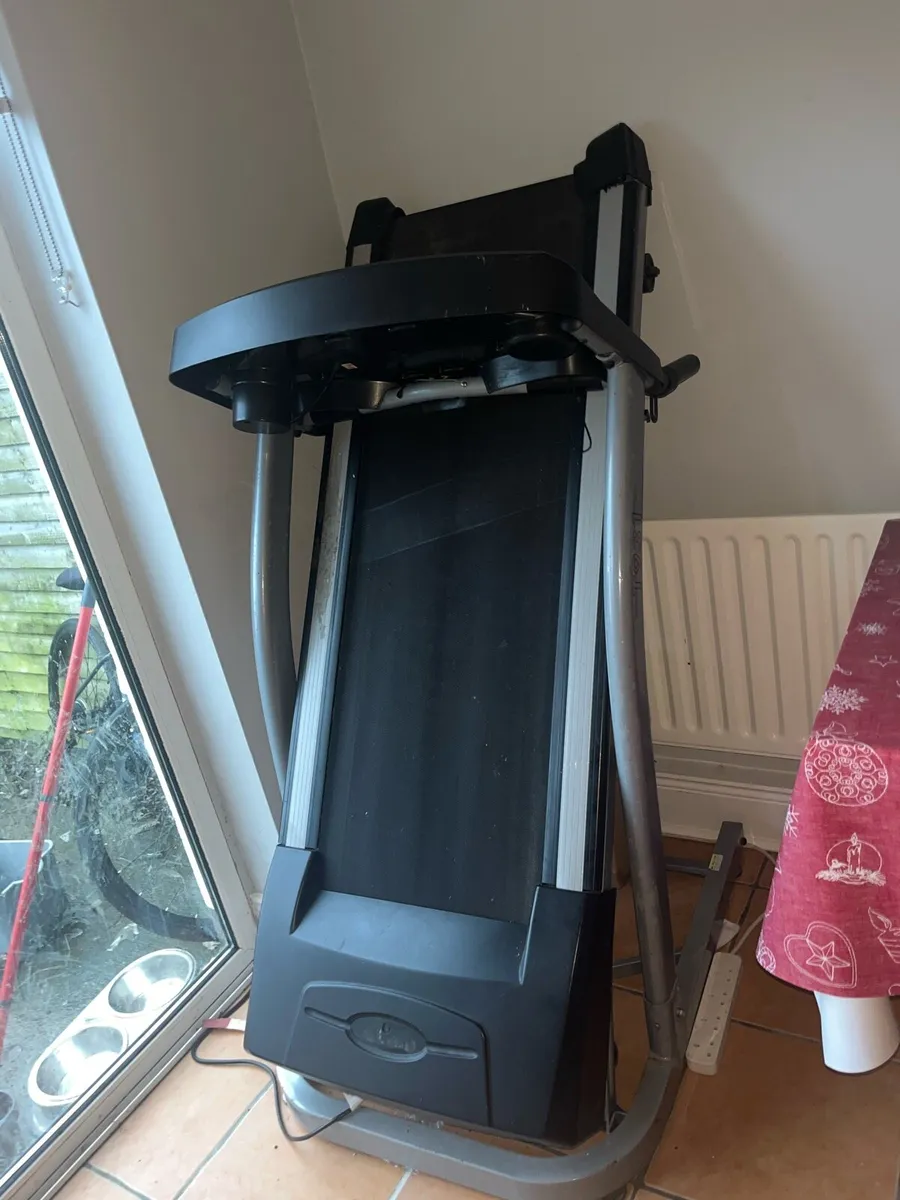 Treadmill t931 - Image 1