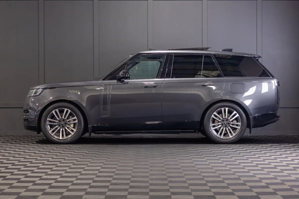 2024 Range Rover P460e SE - Image 3