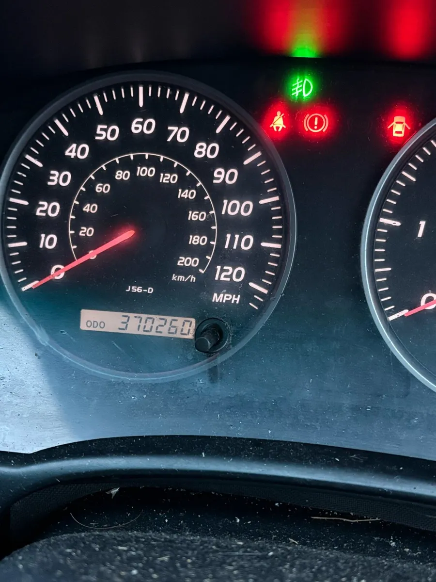 Toyota Land Cruiser 05 - Image 4