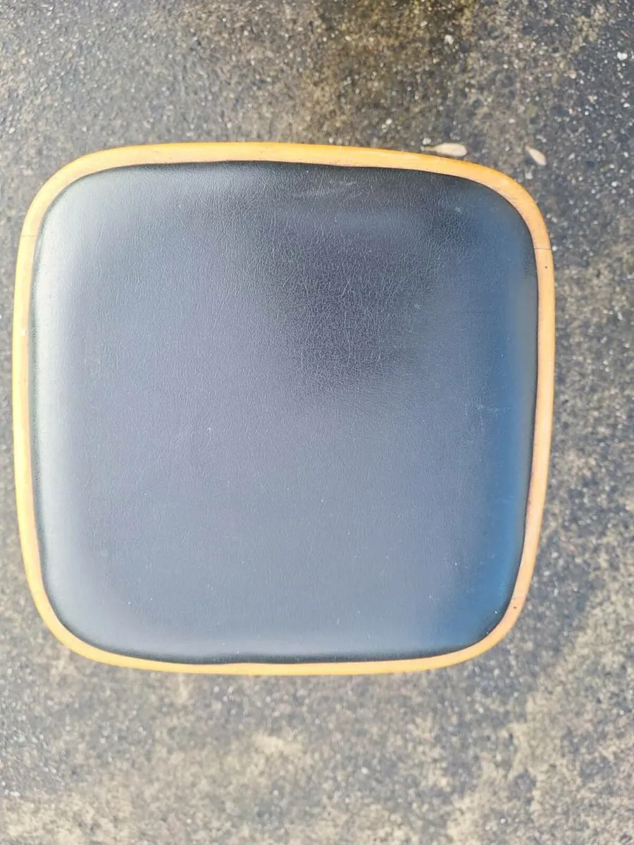 Old stool - Image 2
