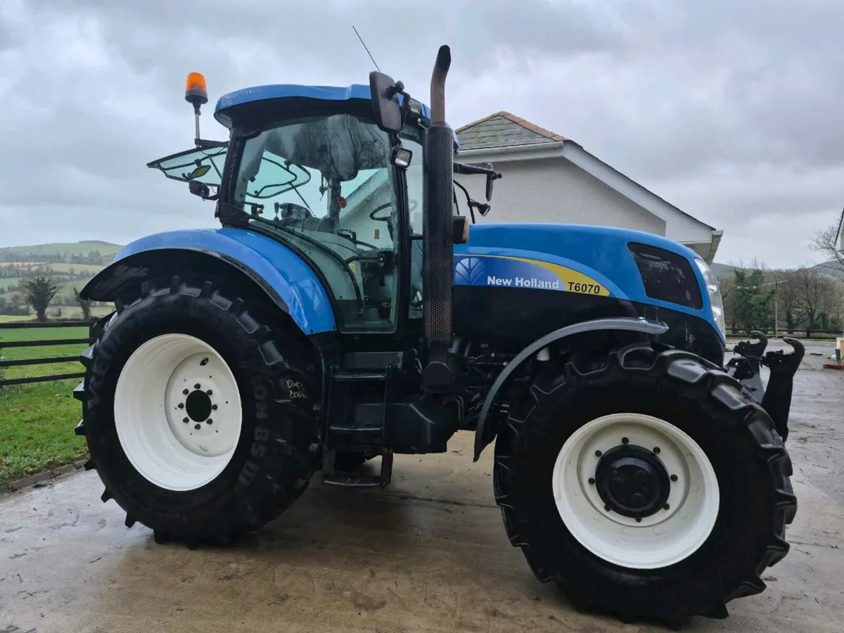New Holland T6070 R/C 2010 Full suspension - Image 1