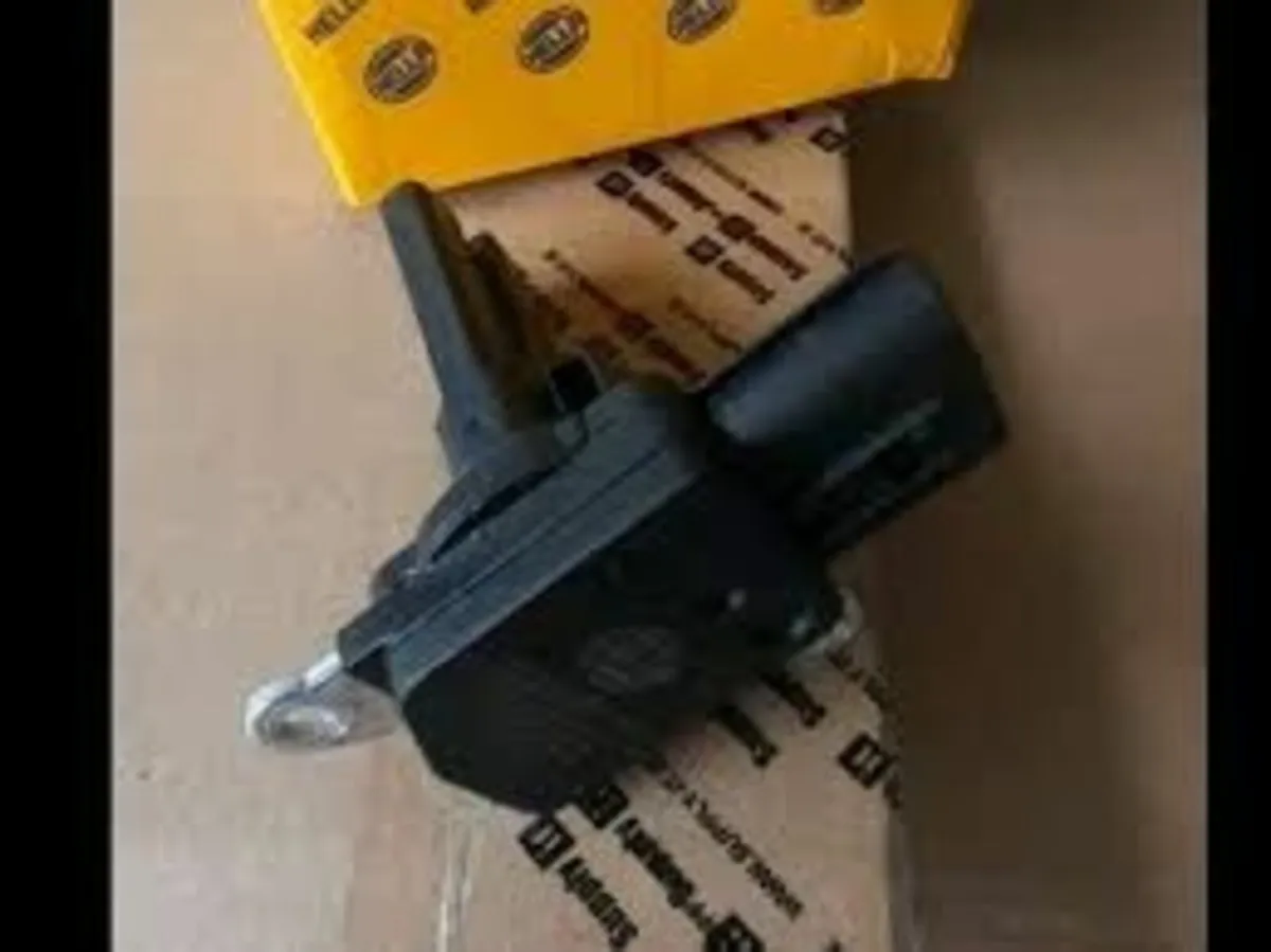 Toyota / lexus mass air flow meter sensor  Brand n - Image 1