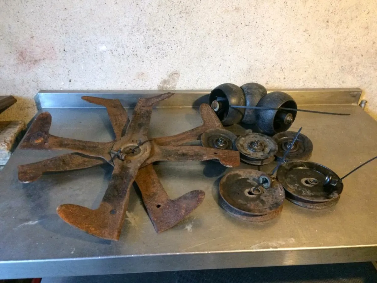 Ride on Lawnmower Blades & parts for Sale - Image 2