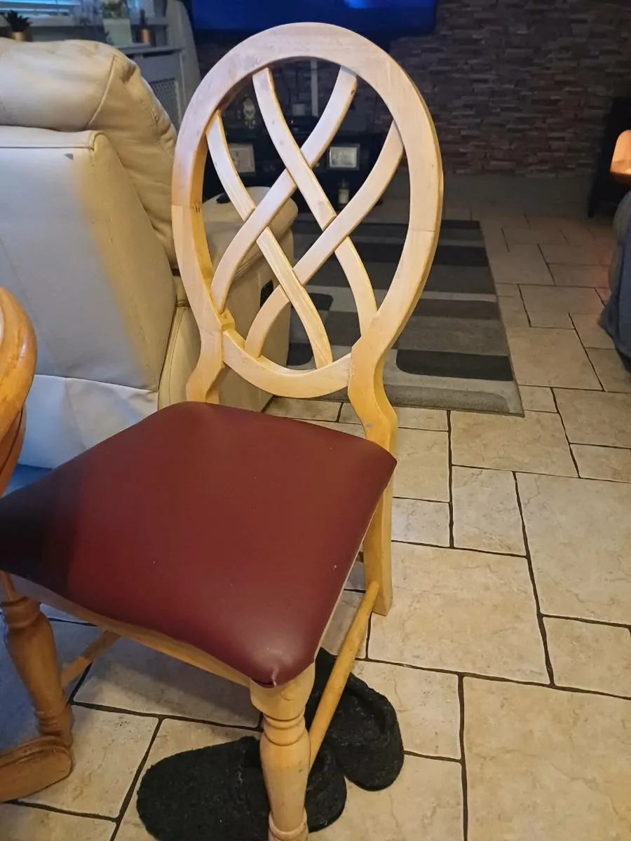 Dining room table and 4 chairs - Image 4