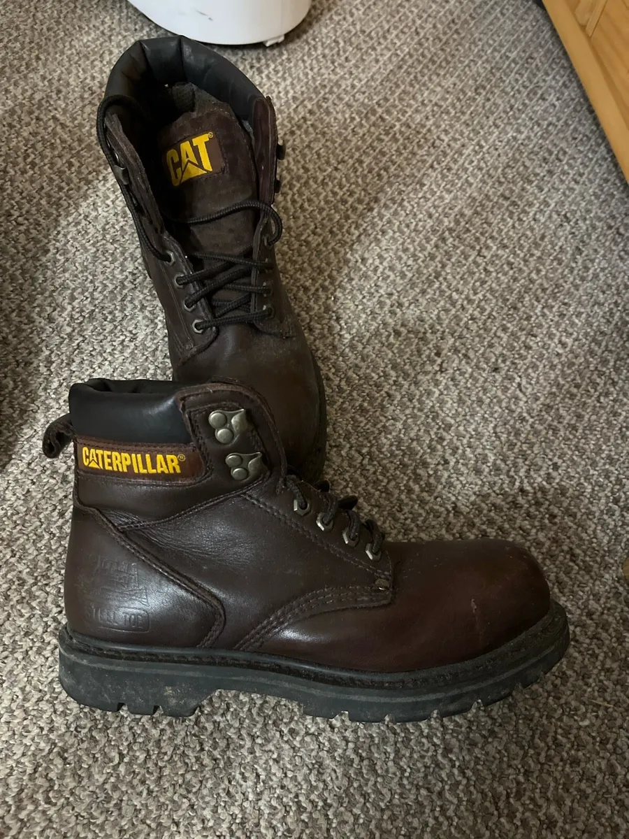 CAT Steel toed boots size UK 7 - Image 3