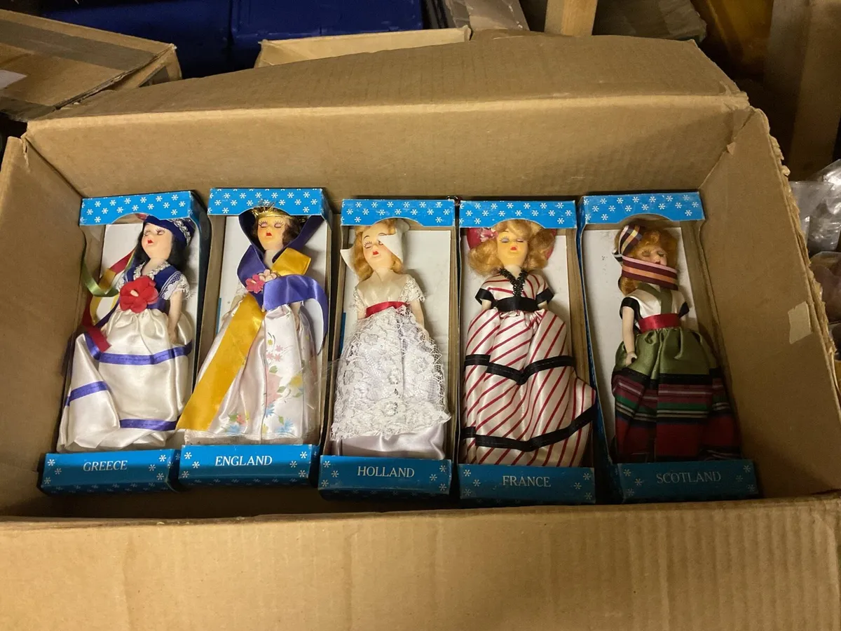 Dolls from around the world - Image 2