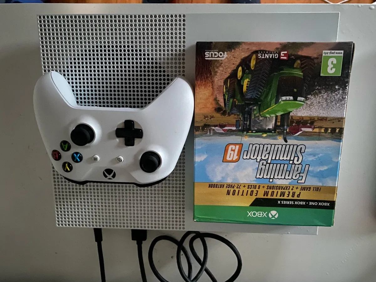 Xbox One S 1TB - Image 1