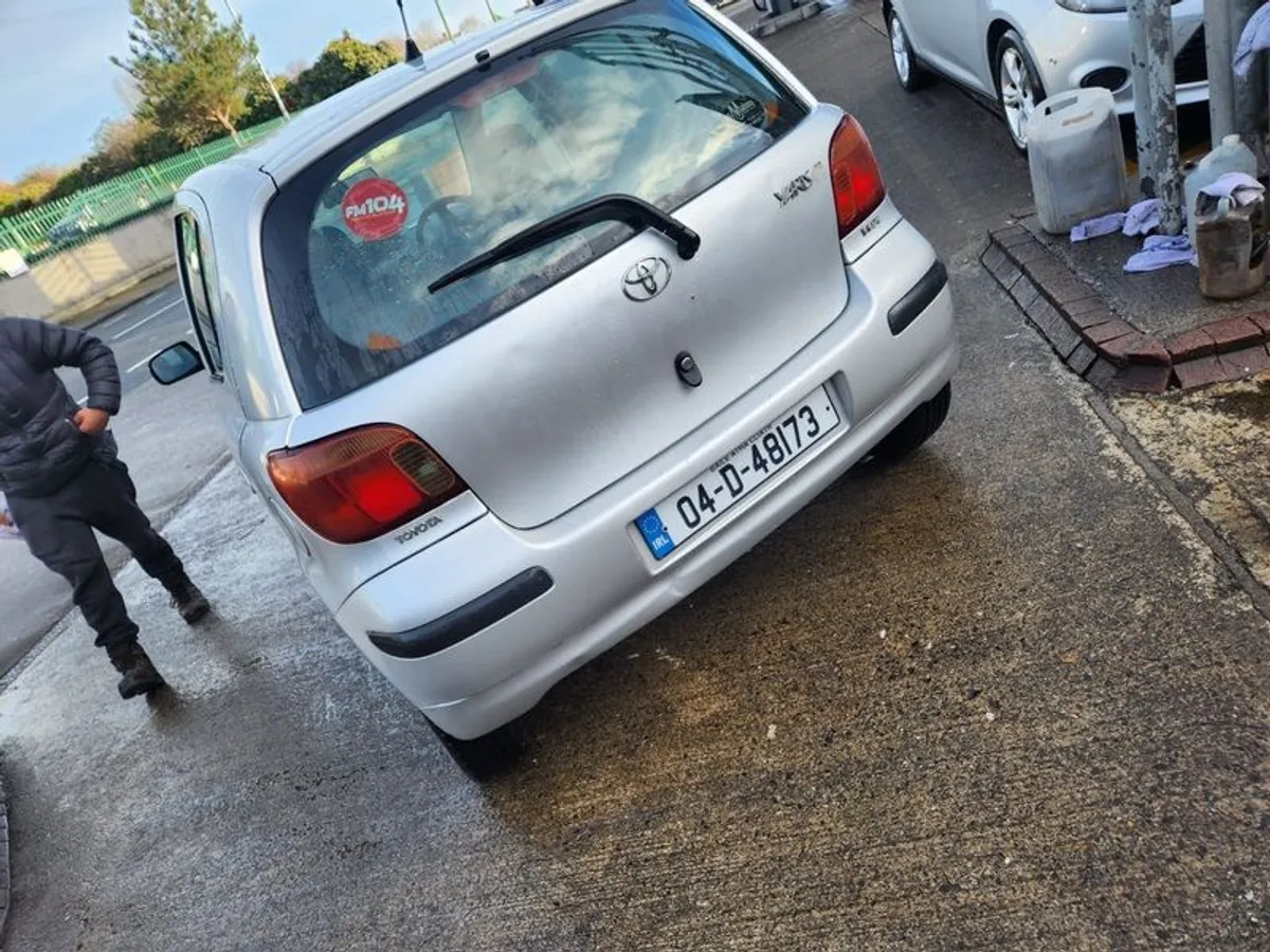 2004 Toyota Yaris - Image 1
