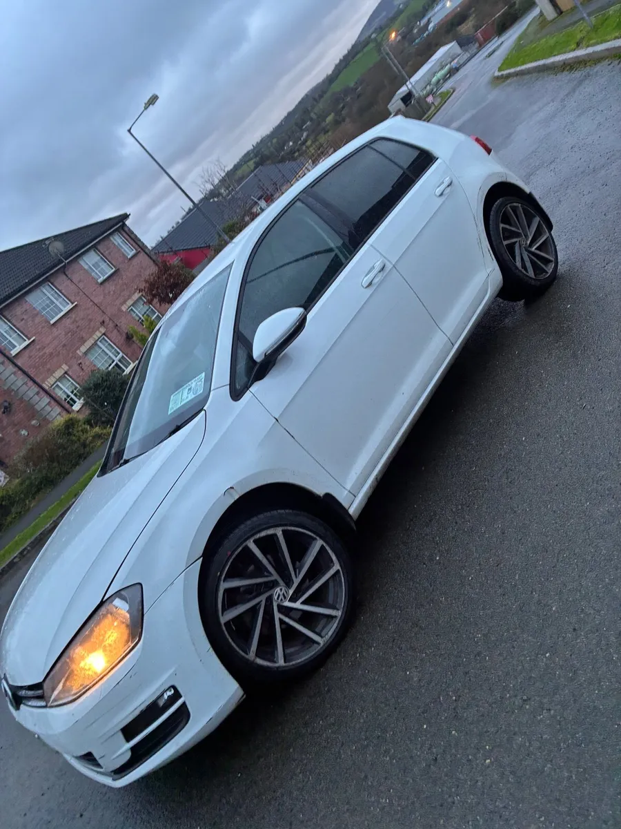 Volkswagen Golf 2013 - Image 1