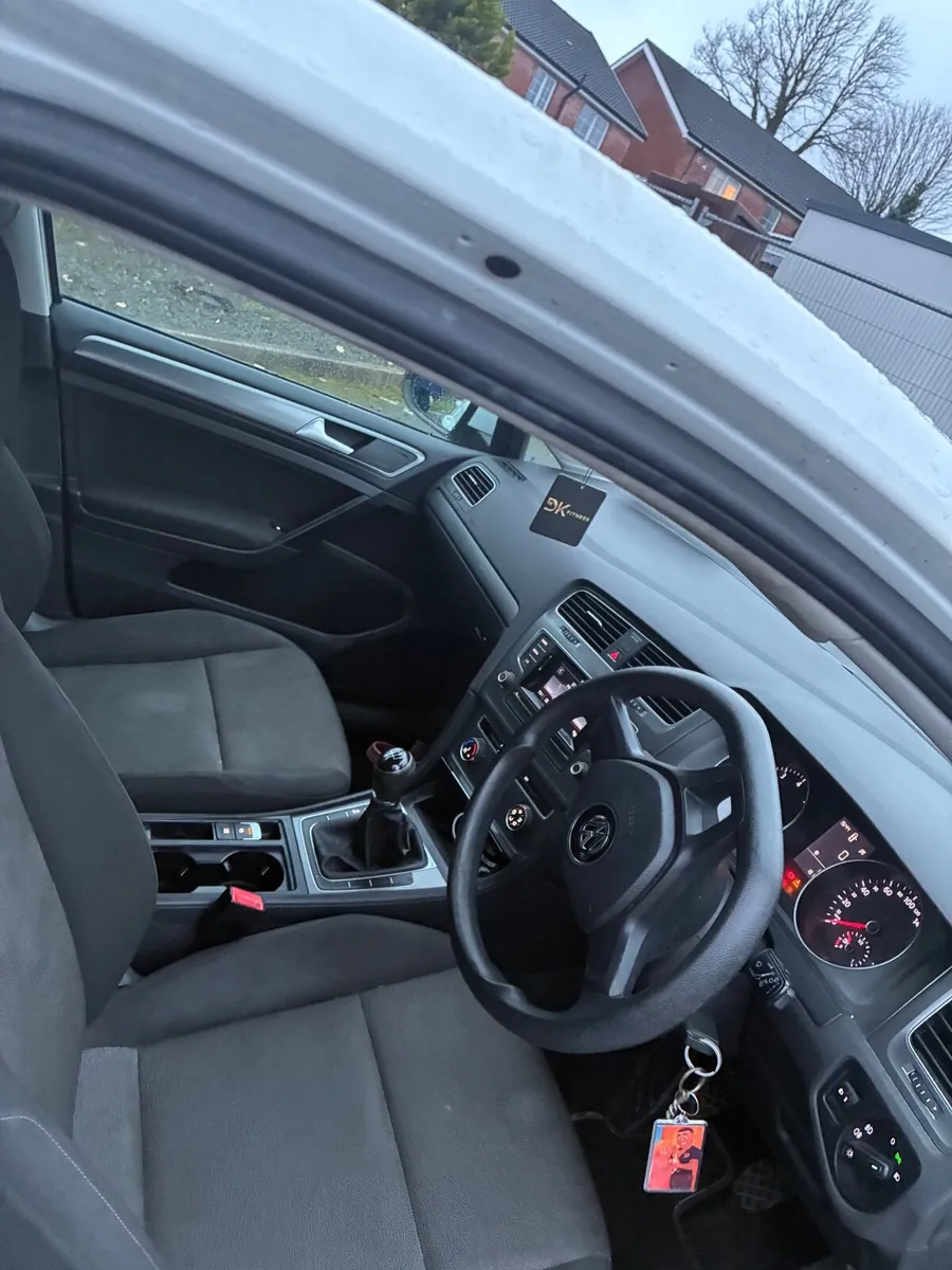 Volkswagen Golf 2013 - Image 2