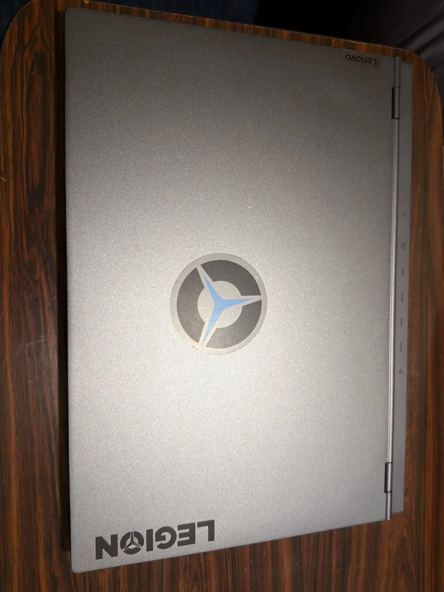 Gaming laptop - Image 1