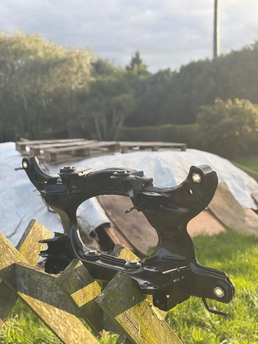 Rear subframe 2010 Land Rover freelander 2 - Image 3