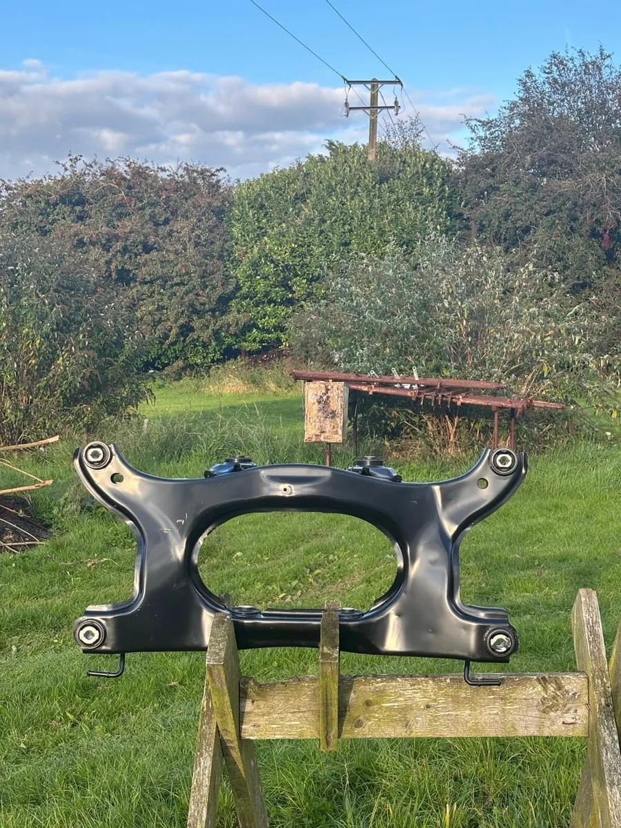 Rear subframe 2010 Land Rover freelander 2 - Image 1