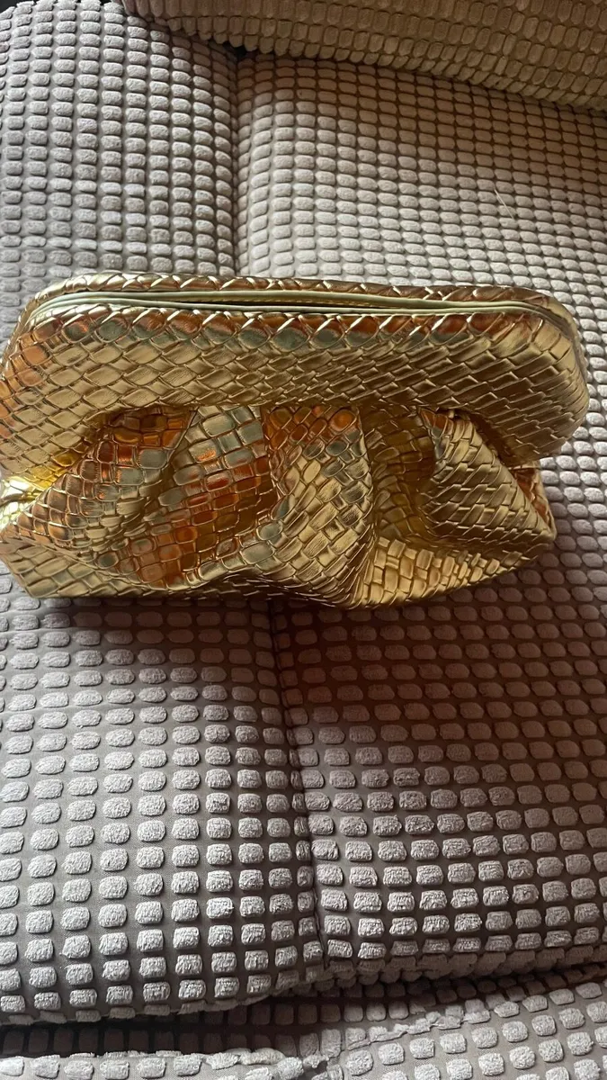 New gold clutch - Image 3