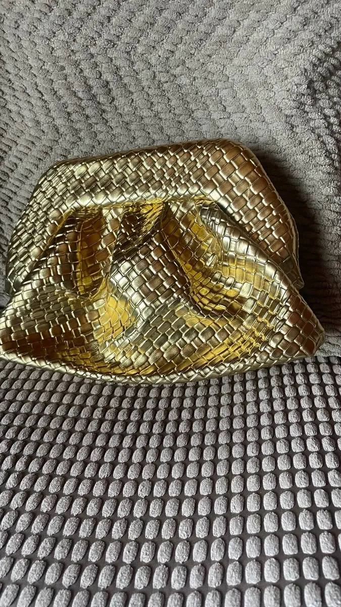 New gold clutch - Image 4