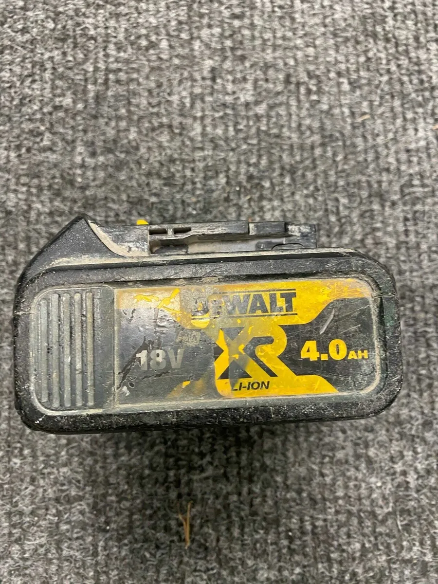 Dewalt Battery 4AH - Image 1