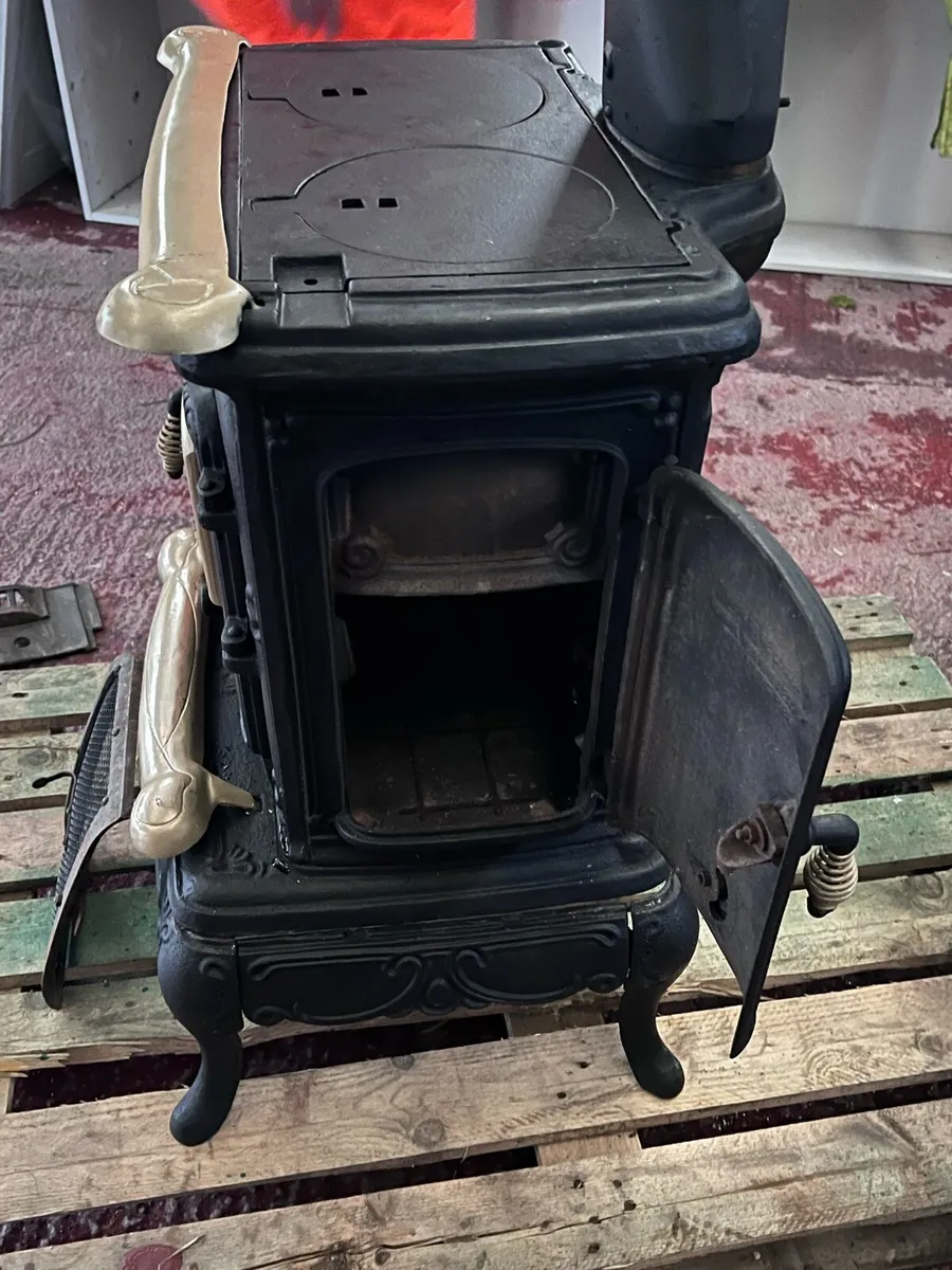 Antique Italiana solid fuel stove - Image 3