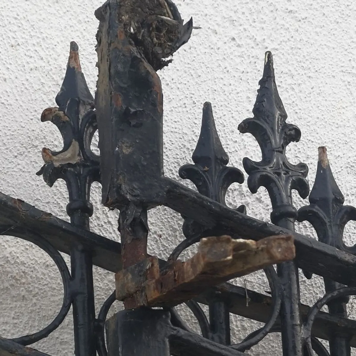 " Cross Avenue Entrance Wrought Iron Gates - Image 2