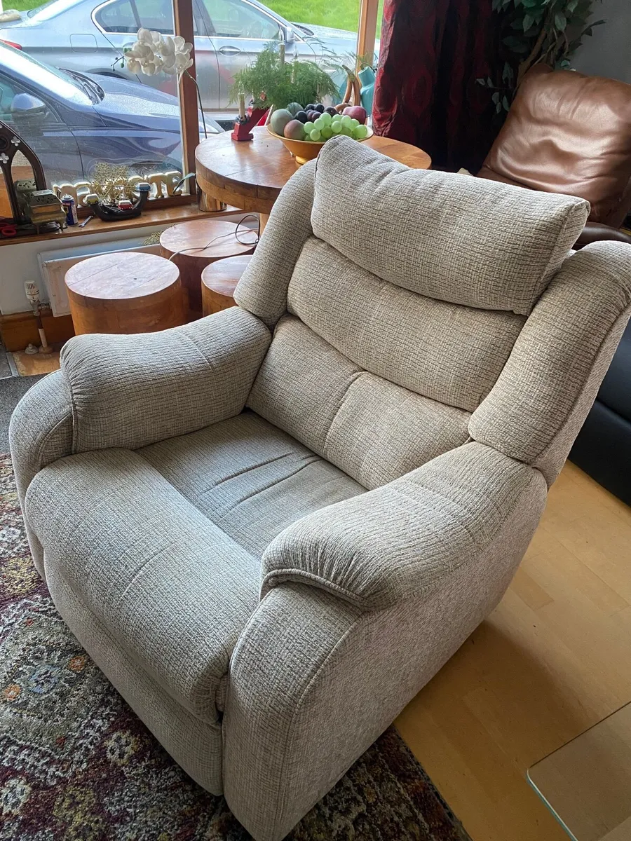 Parker Knoll Electric Recliner Chair - Image 4