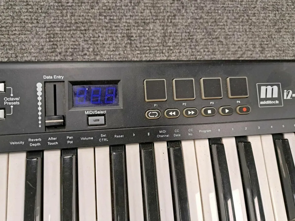 MidiTech i2-Control 61 Pro Keyboard - Image 4