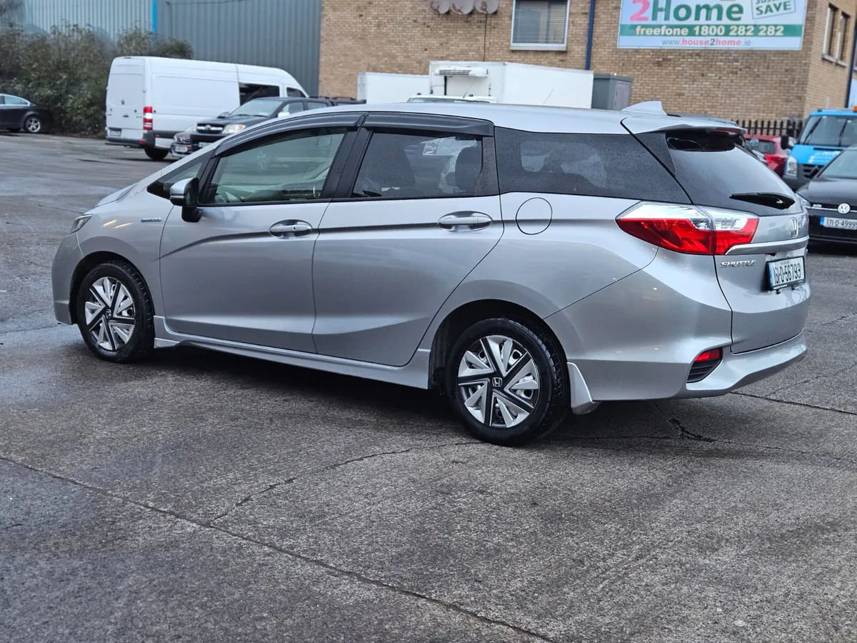 Honda Shuttle 1.5 HYBRID AUTOMATIC - Image 4