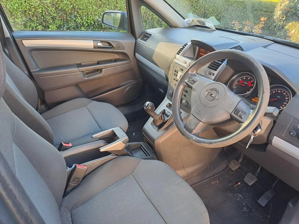 OPEL ZAFIR ONLY 123 KMS FROM NEW - Image 4