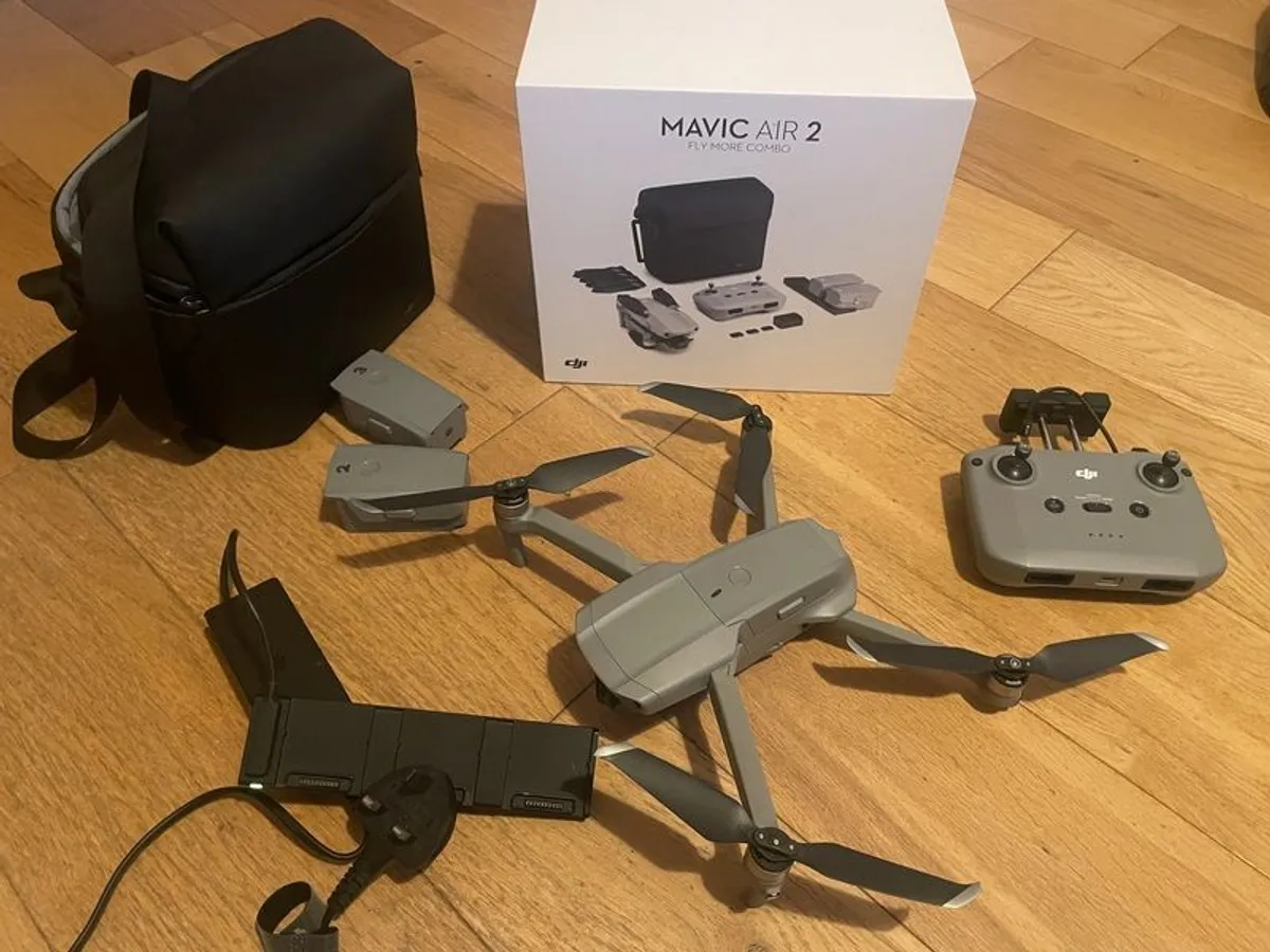 DJI Mavic Air 2 Flymore Combo