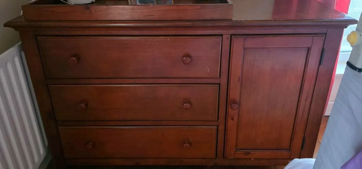 Slay Cot and dresser  two pice - Image 1