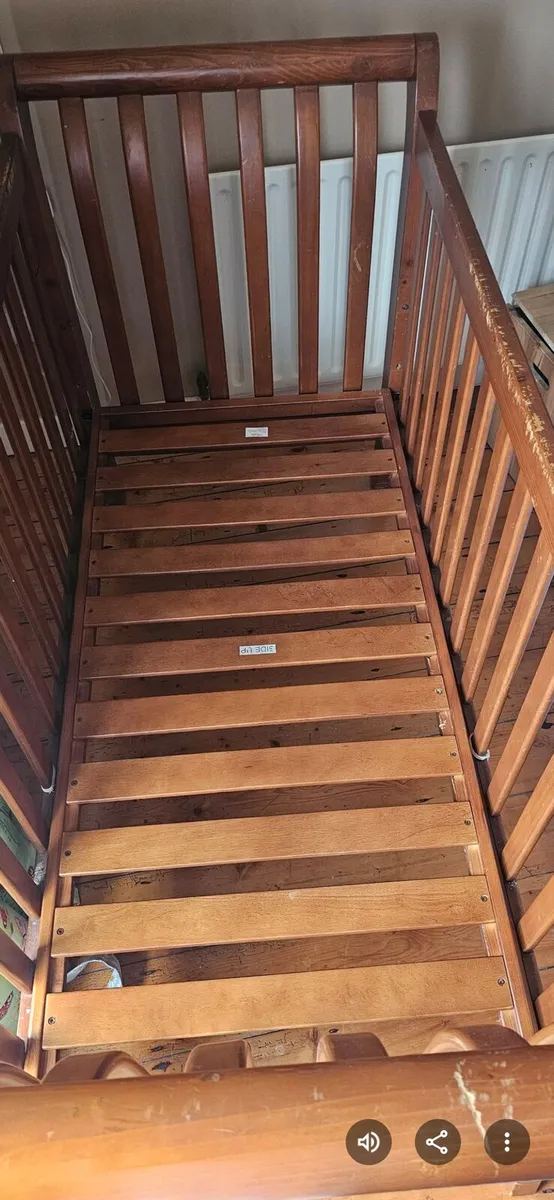 Slay Cot and dresser  two pice - Image 4