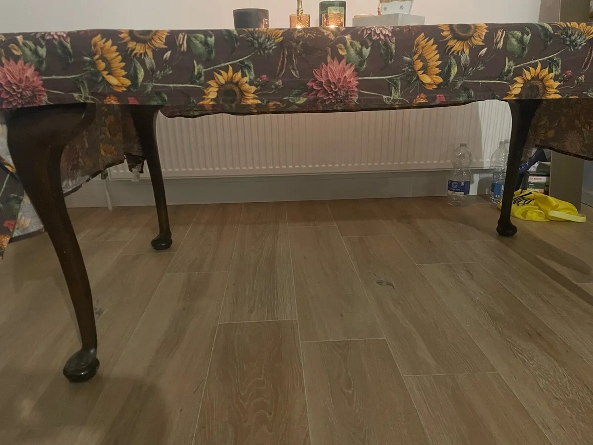 Dinner table and chairs - Image 4