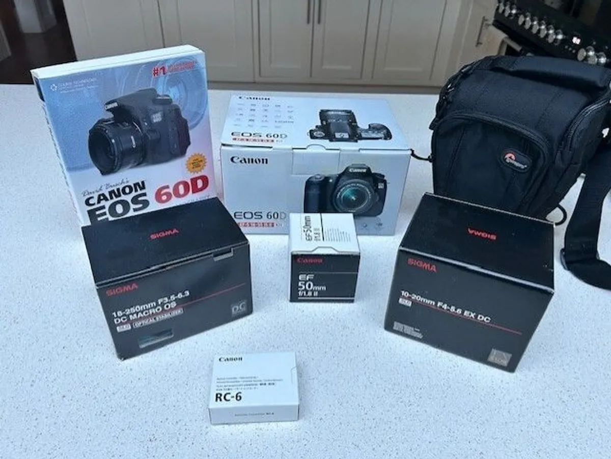 Canon EOS 60D Camera Bundle - Image 1