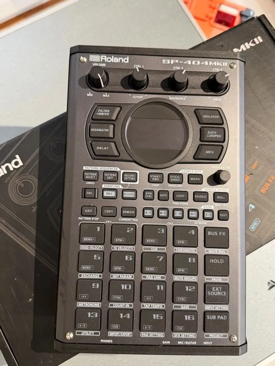 Roland SP 404 M2 - Image 4