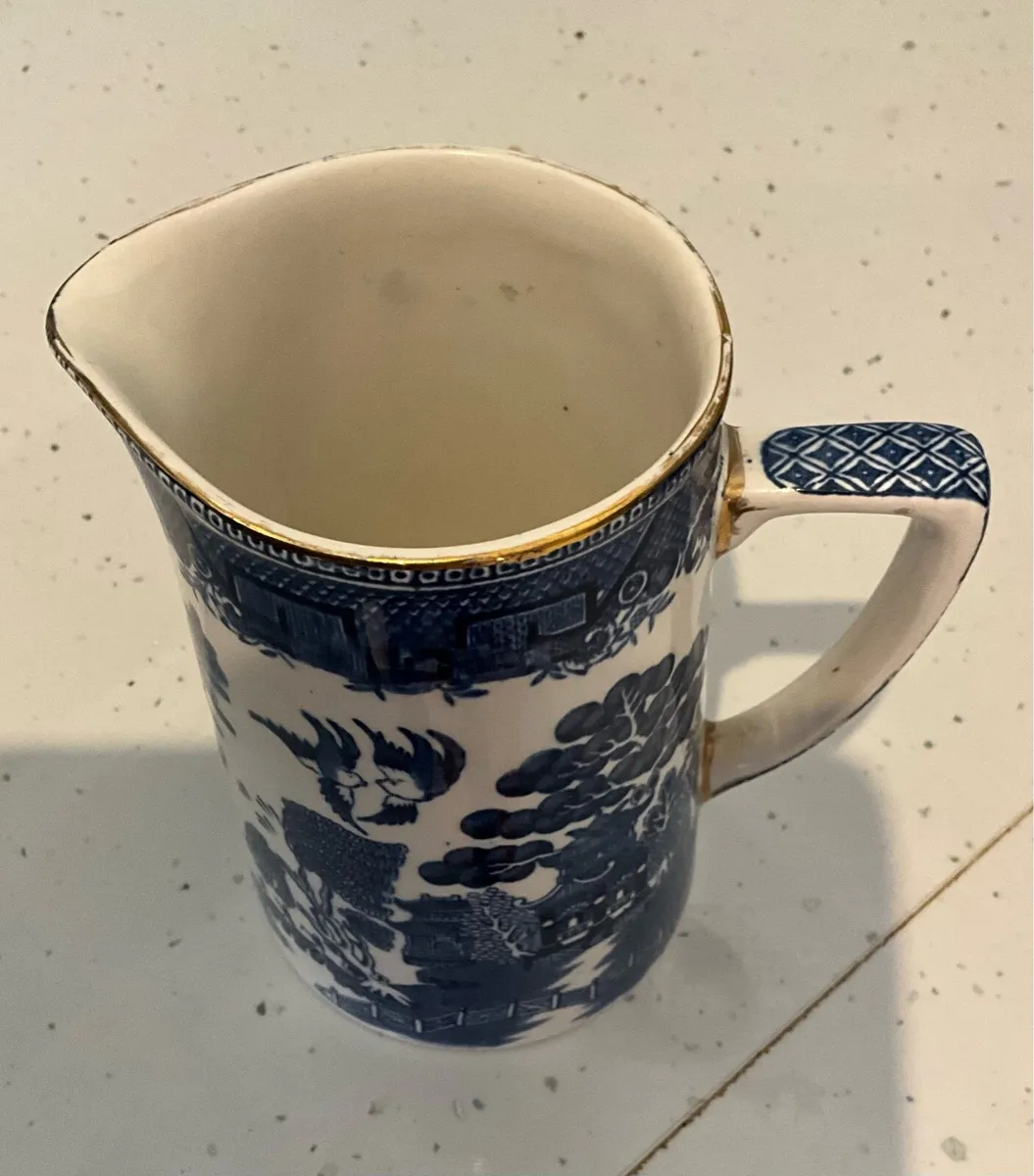ARKLOW Willow Pattern Jug - Image 1
