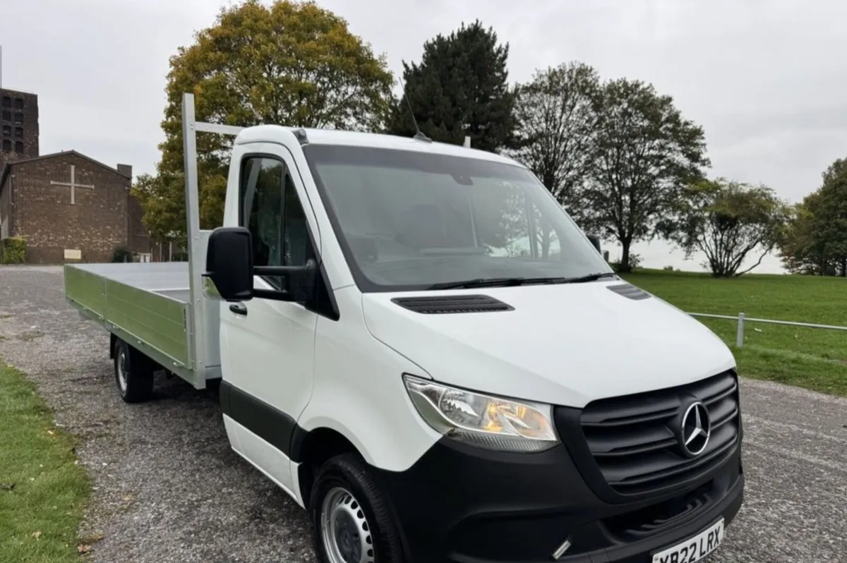 2022 MERCEDES-BENZ SPRINTER 3.5m  Dropside Body - Image 2