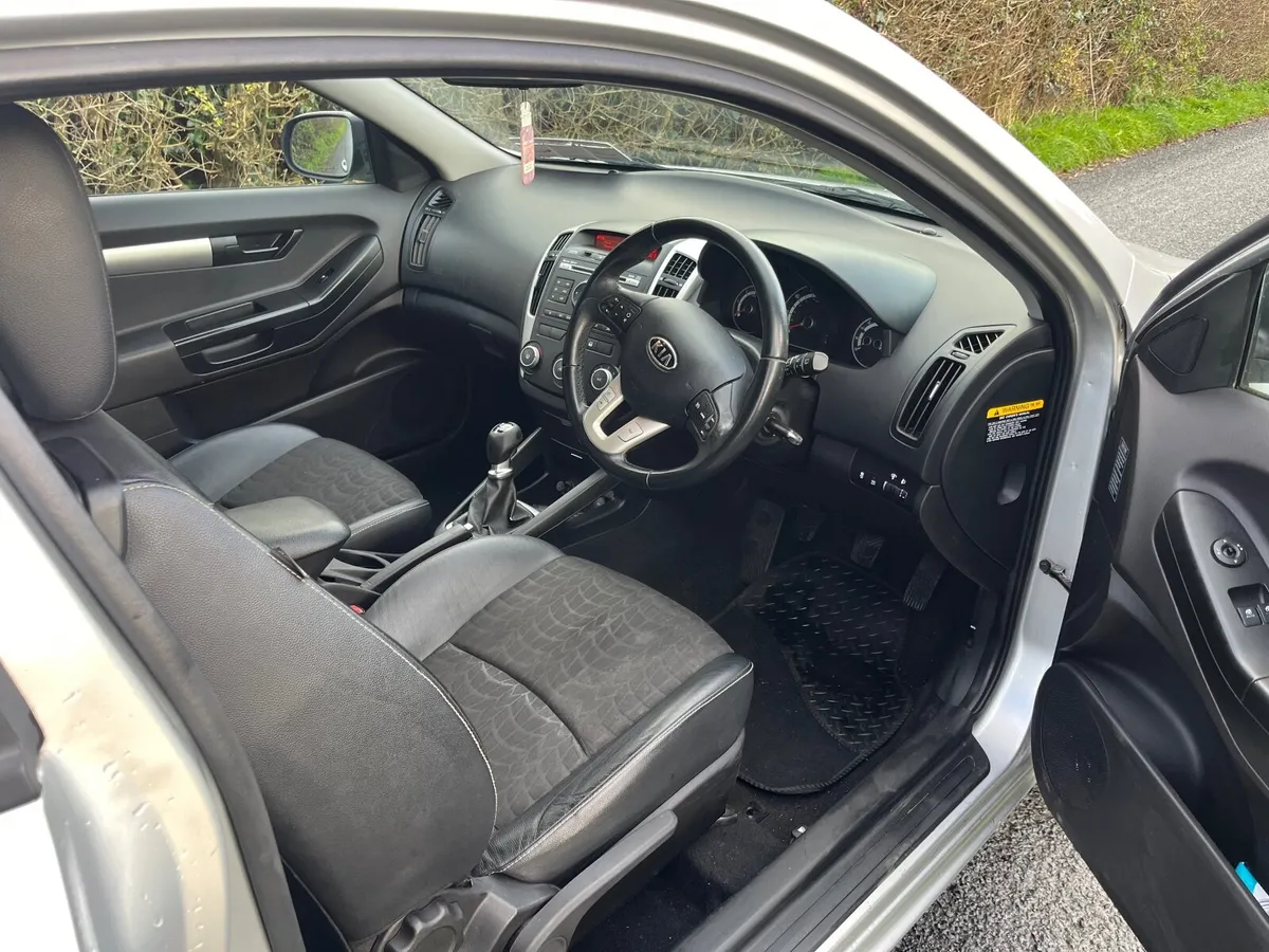 Kia Ceed 2013 - Image 2
