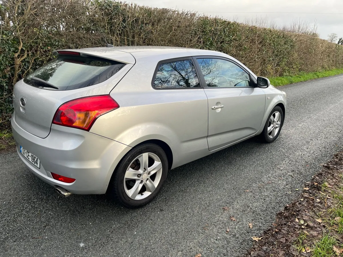 Kia Ceed 2013 - Image 4